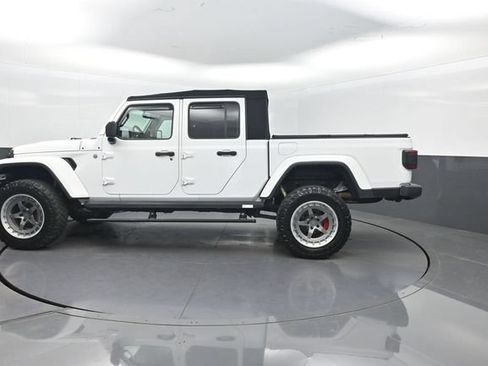 Used 2020 Jeep Gladiator Overland AWD/4WD image 2