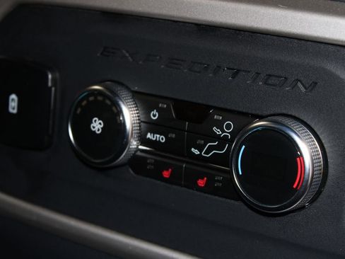 Used 2024 Ford Expedition Limited image 33