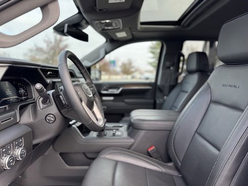 Used 2025 GMC Sierra 1500 Denali image 15