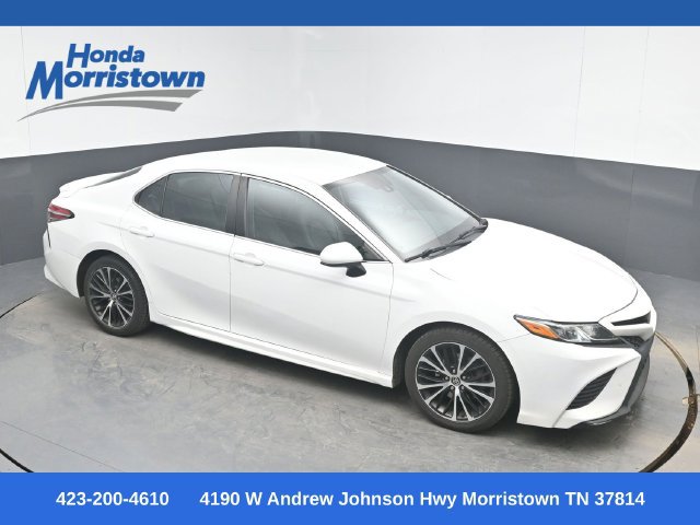 Used 2018 Toyota Camry SE FWD image 1