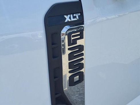 Used 2023 Ford F250 XLT w/ FX4 Off-Road Package image 36