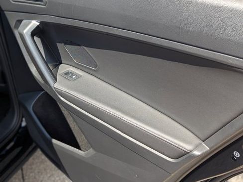 Used 2023 Volkswagen Tiguan S image 7