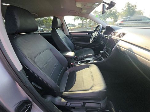 Used 2014 Volkswagen Passat 1.8T SE FWD image 11