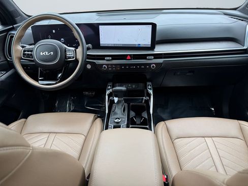 Used 2025 Kia Sorento SX Prestige w/ Olive Brown Leather Package image 10