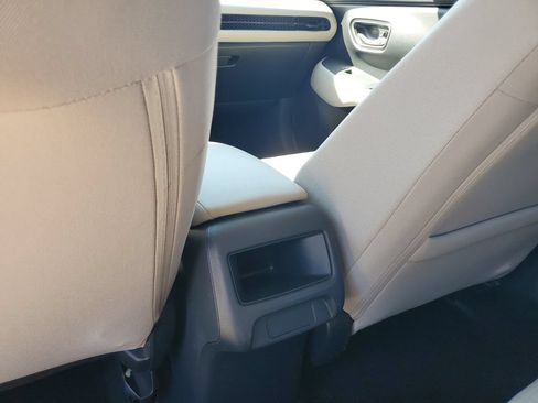 Used 2025 Honda HR-V LX image 17