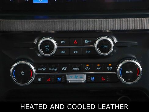 Used 2025 Ford F450 Platinum w/ FX4 Off-Road Package AWD/4WD image 22