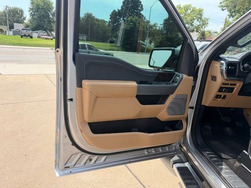 Used 2022 Ford F150 Lariat w/ Equipment Group 501A Mid AWD/4WD image 11