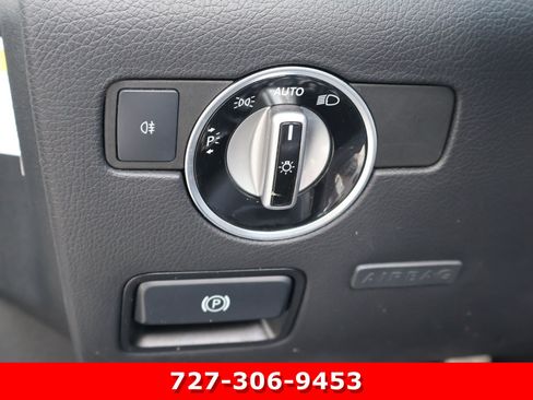 Used 2013 Mercedes-Benz SLK 350 image 20
