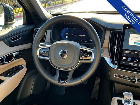 Certified 2025 Volvo XC90 B6 Plus image 7