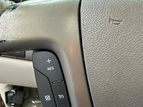 Used 2011 Chevrolet Avalanche LT image 15