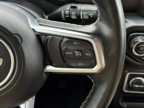 Used 2018 Jeep Wrangler Unlimited Sahara AWD/4WD image 52