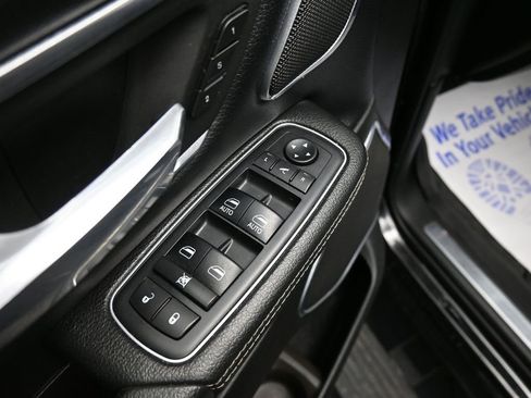 Used 2019 RAM 1500 Laramie image 29