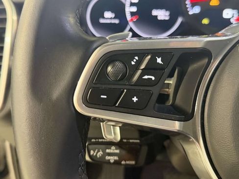 Certified 2023 Porsche Cayenne AWD/4WD image 37