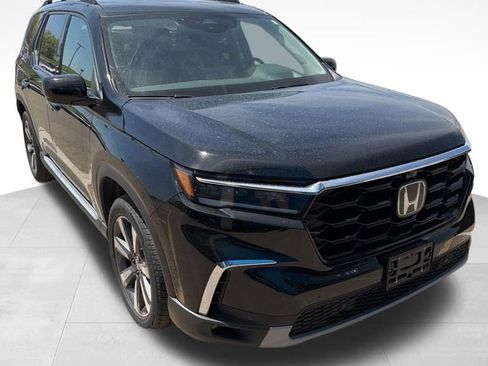 Used 2025 Honda Pilot Elite image 1