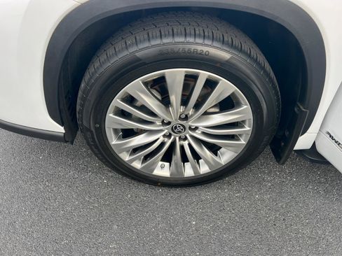 Used 2022 Toyota Highlander Platinum image 40