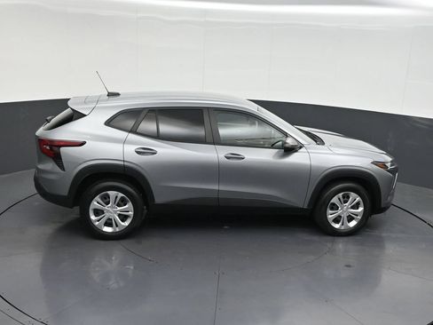 Used 2024 Chevrolet Trax LS w/ Driver Confidence Package FWD image 20
