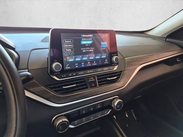 Used 2025 Nissan Altima 2.5 SV FWD image 19