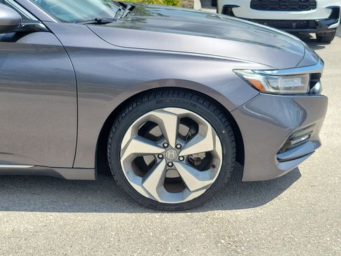 Used 2018 Honda Accord Touring image 7
