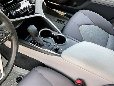 Used 2021 Toyota Camry LE w/ Audio Upgrade Package FWD image 18