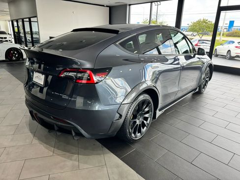 Used 2021 Tesla Model Y Long Range AWD/4WD image 3