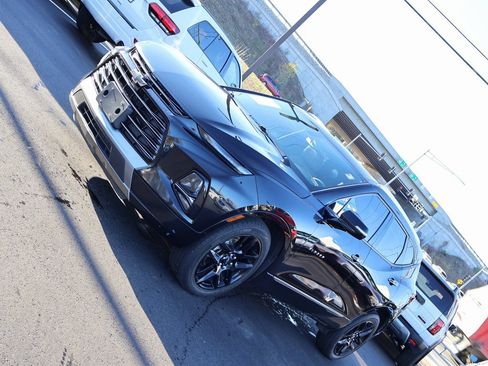 Used 2020 Chevrolet Blazer Premier w/ LPO, Black Grille Bar Package image 3