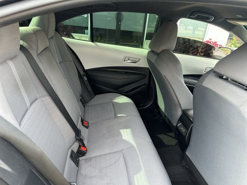 Used 2025 Toyota Corolla SE FWD image 13