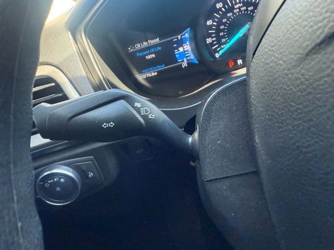 Used 2018 Ford Fusion SE w/ Fusion SE Technology Package image 18