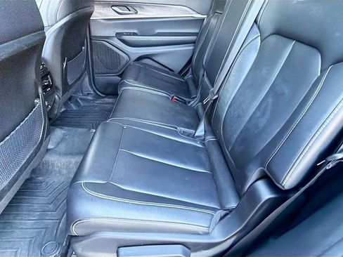 Used 2023 Jeep Grand Cherokee L Limited AWD/4WD image 36