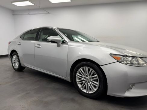 Used 2013 Lexus ES 350 w/ Luxury Pkg FWD image 16