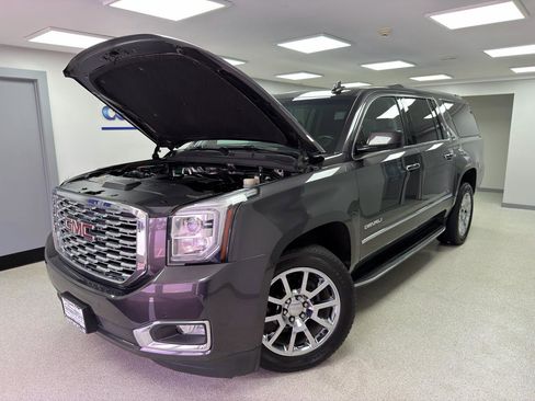 Used 2018 GMC Yukon XL Denali w/ Open Road Package AWD/4WD image 34