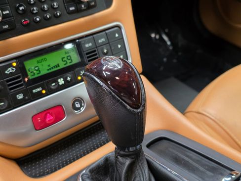 Used 2015 Maserati GranTurismo Sport RWD image 26
