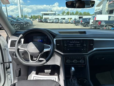 Used 2022 Volkswagen Atlas SE w/ Panoramic Sunroof Package AWD/4WD image 15