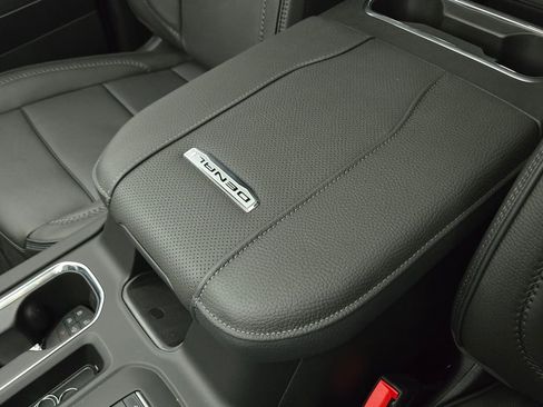 New 2025 GMC Sierra 2500 Denali w/ Denali Reserve Package image 35