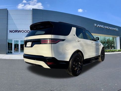 New 2024 Land Rover Discovery Dynamic SE image 4