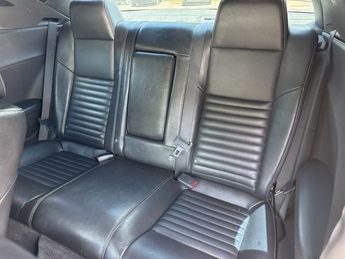 Used 2010 Dodge Challenger R/T RWD image 10