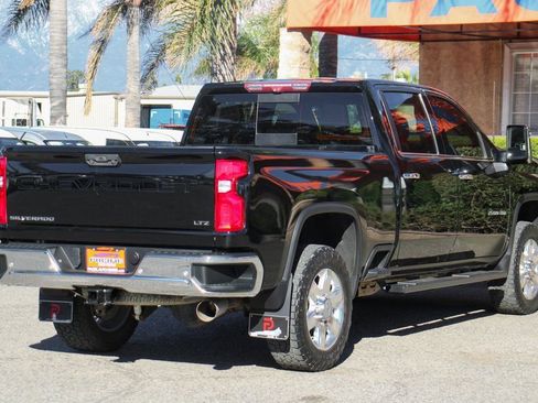 Used 2020 Chevrolet Silverado 2500 LTZ w/ LTZ Premium Package image 9