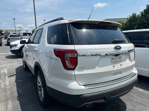 Used 2018 Ford Explorer XLT w/ Equipment Group 202A AWD/4WD image 5