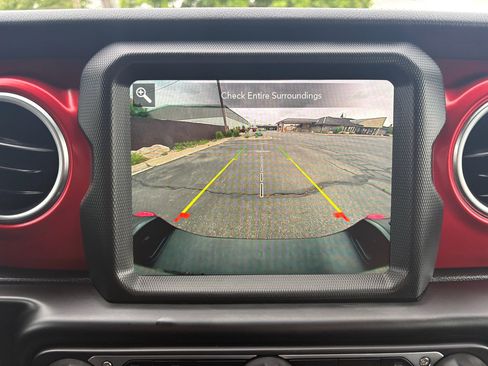 Used 2022 Jeep Gladiator Rubicon w/ LED Lighting Group AWD/4WD image 27