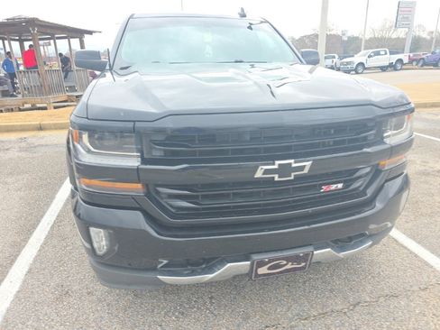 Used 2018 Chevrolet Silverado 1500 LT w/ All Star Edition image 8