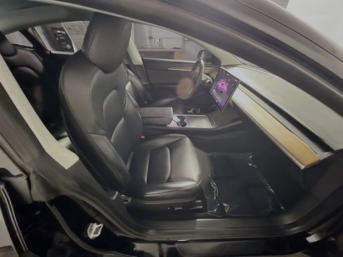 Used 2023 Tesla Model 3 Standard Range image 28