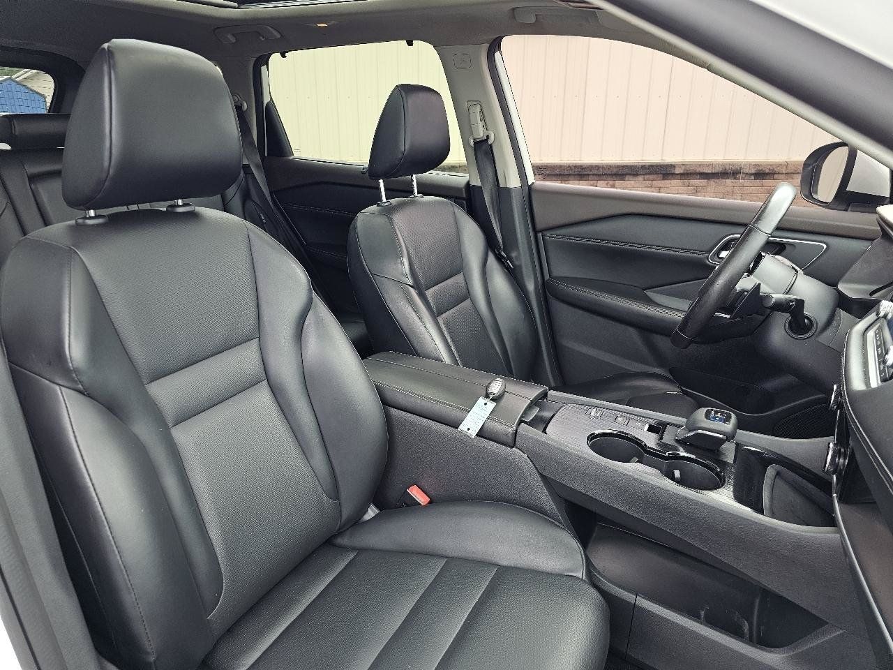 Used 2021 Nissan Rogue SV w/ Premium Package FWD image 21