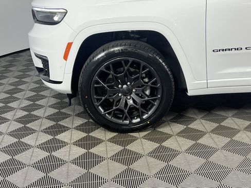 Used 2024 Jeep Grand Cherokee L Summit image 10
