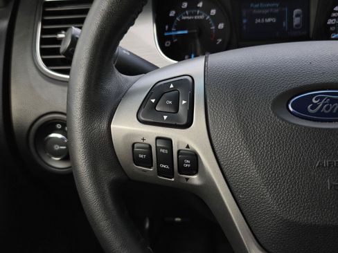 Used 2016 Ford Taurus SEL FWD image 15