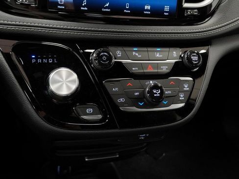 New 2026 Chrysler Pacifica Select image 24