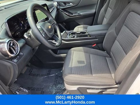 Used 2026 Chevrolet Equinox LT FWD image 10