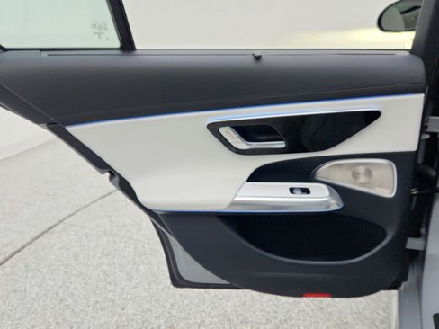 Certified 2026 Mercedes-Benz E 350 Sedan w/ MBUS Superscreen Package image 28