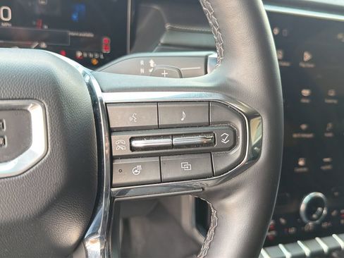 Used 2025 GMC Acadia Elevation AWD/4WD image 20