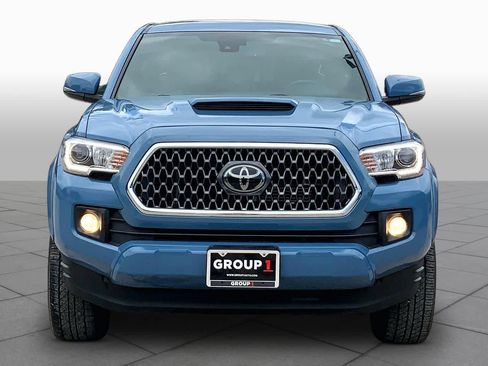 Used 2019 Toyota Tacoma TRD Sport w/ Technology Package RWD image 4