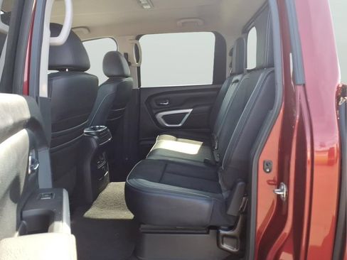Used 2017 Nissan Titan PRO-4X AWD/4WD image 31