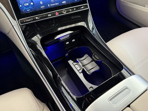 New 2025 Mercedes-Benz C 300 Sedan image 16